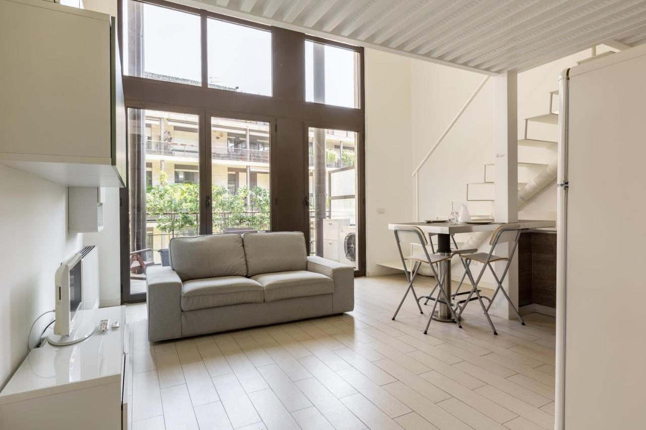 Elegant Loft With Balcony! Apartment Milan Exterior photo