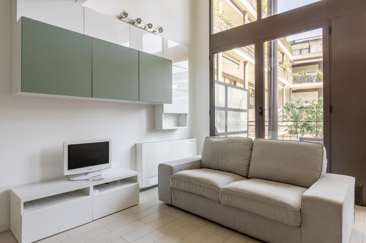 Elegant Loft With Balcony! Apartment Milan Exterior photo